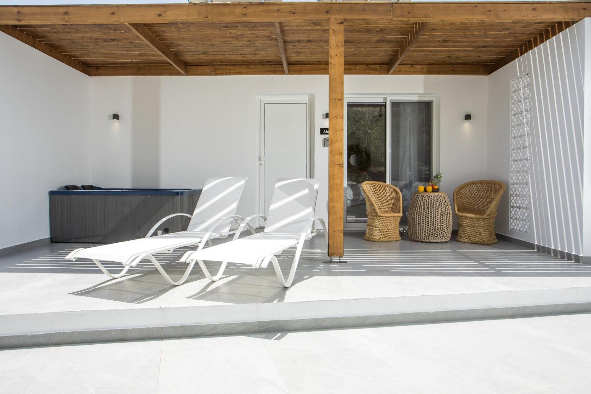 Calma Luxury Studios & Suites 팔리라키 외부 사진