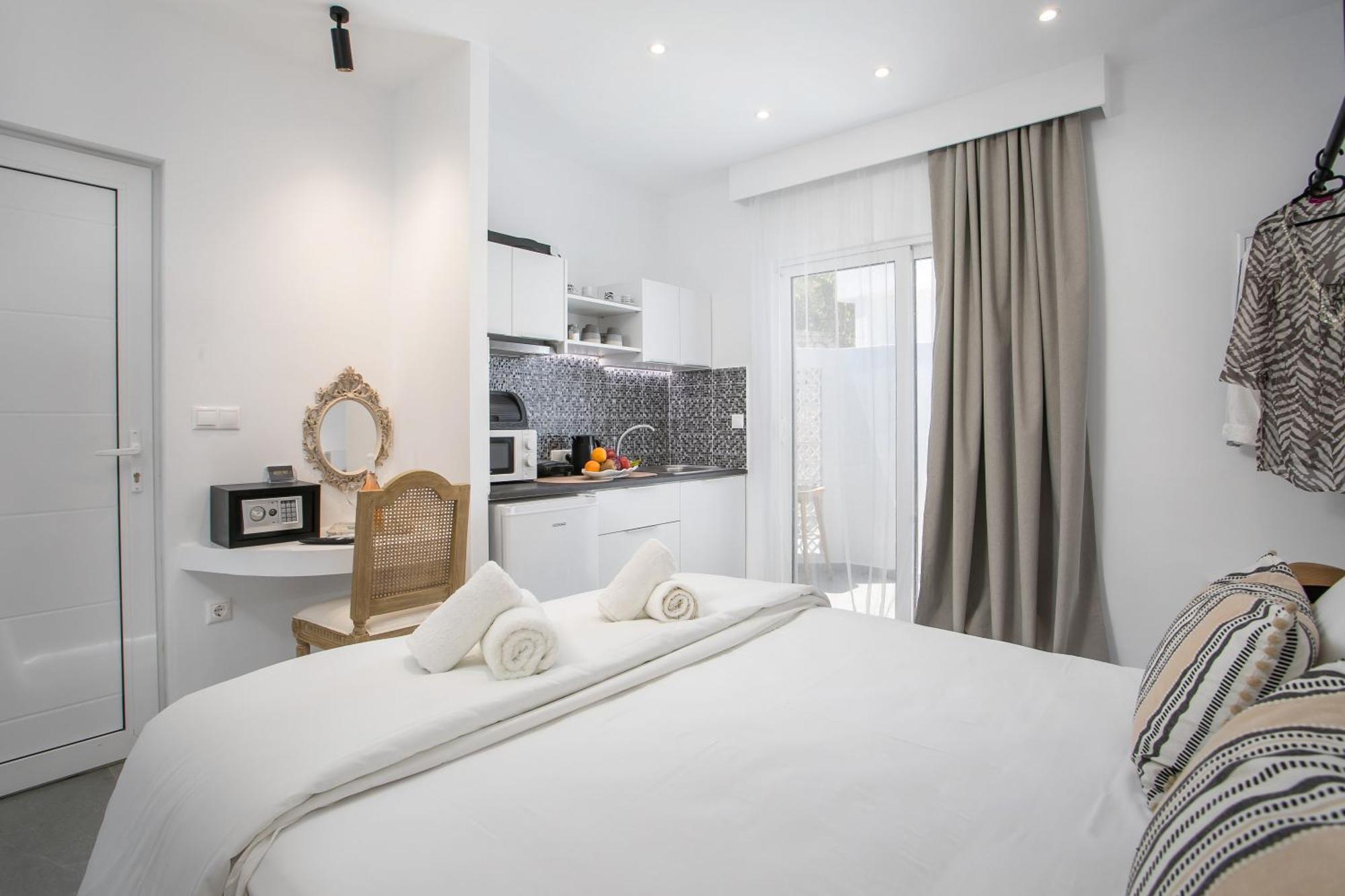 Calma Luxury Studios & Suites 팔리라키 외부 사진