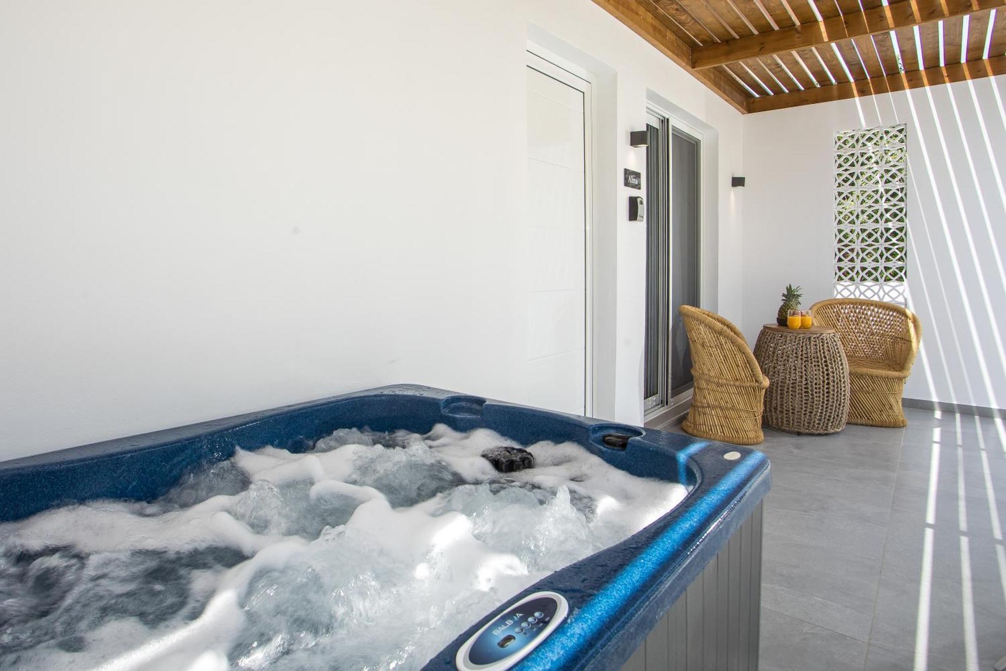 Calma Luxury Studios & Suites 팔리라키 외부 사진