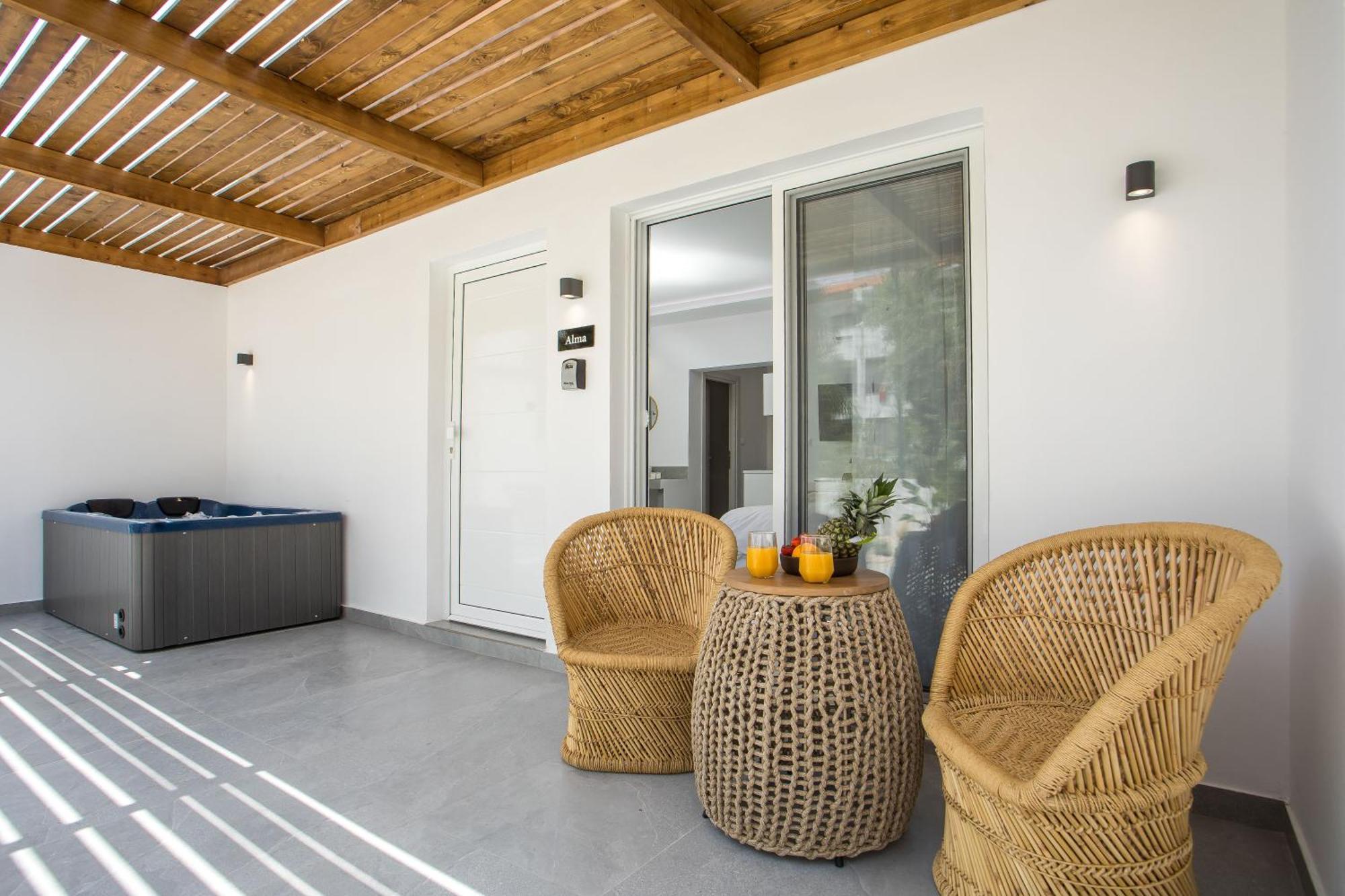 Calma Luxury Studios & Suites 팔리라키 외부 사진