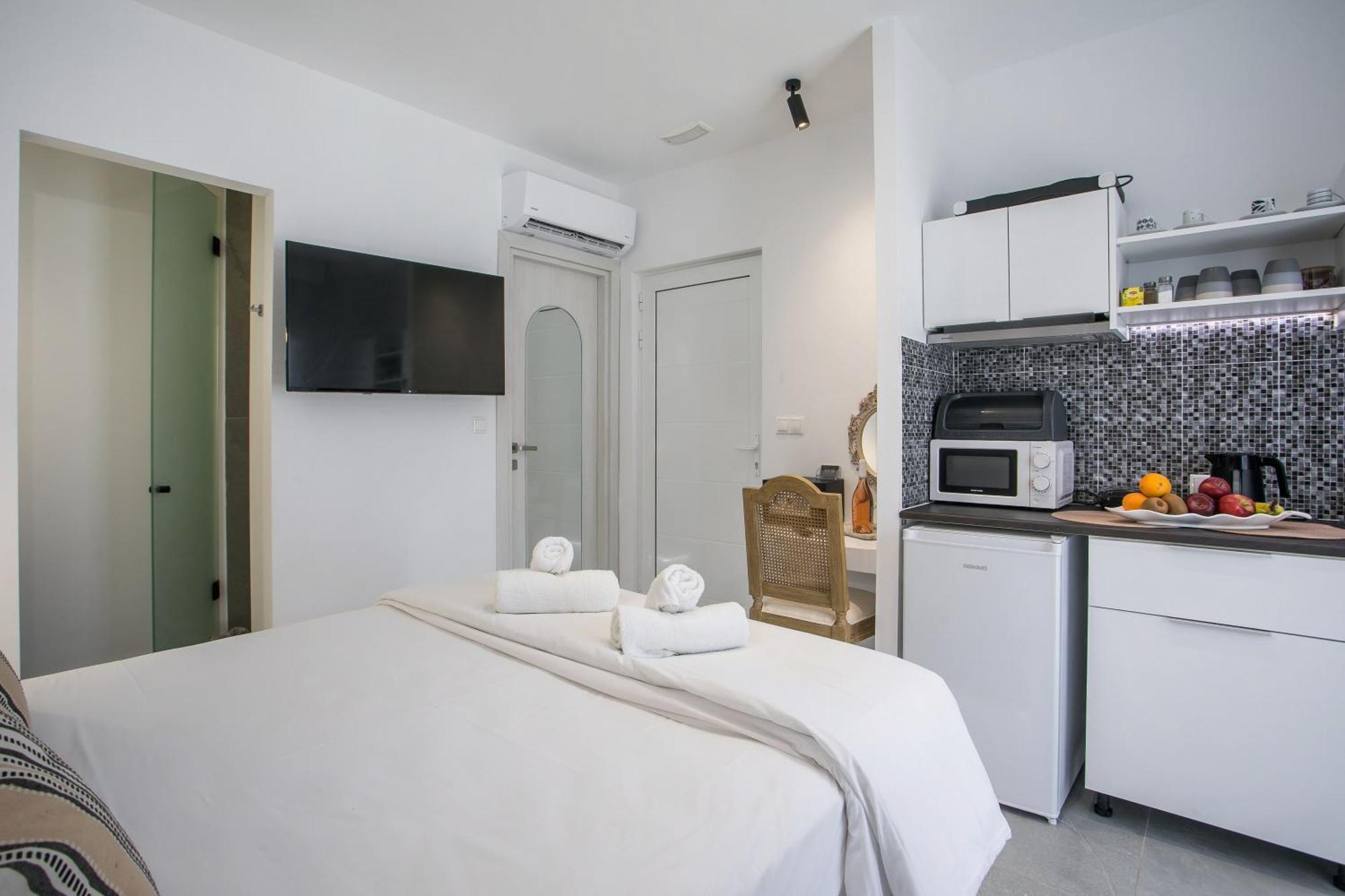 Calma Luxury Studios & Suites 팔리라키 외부 사진