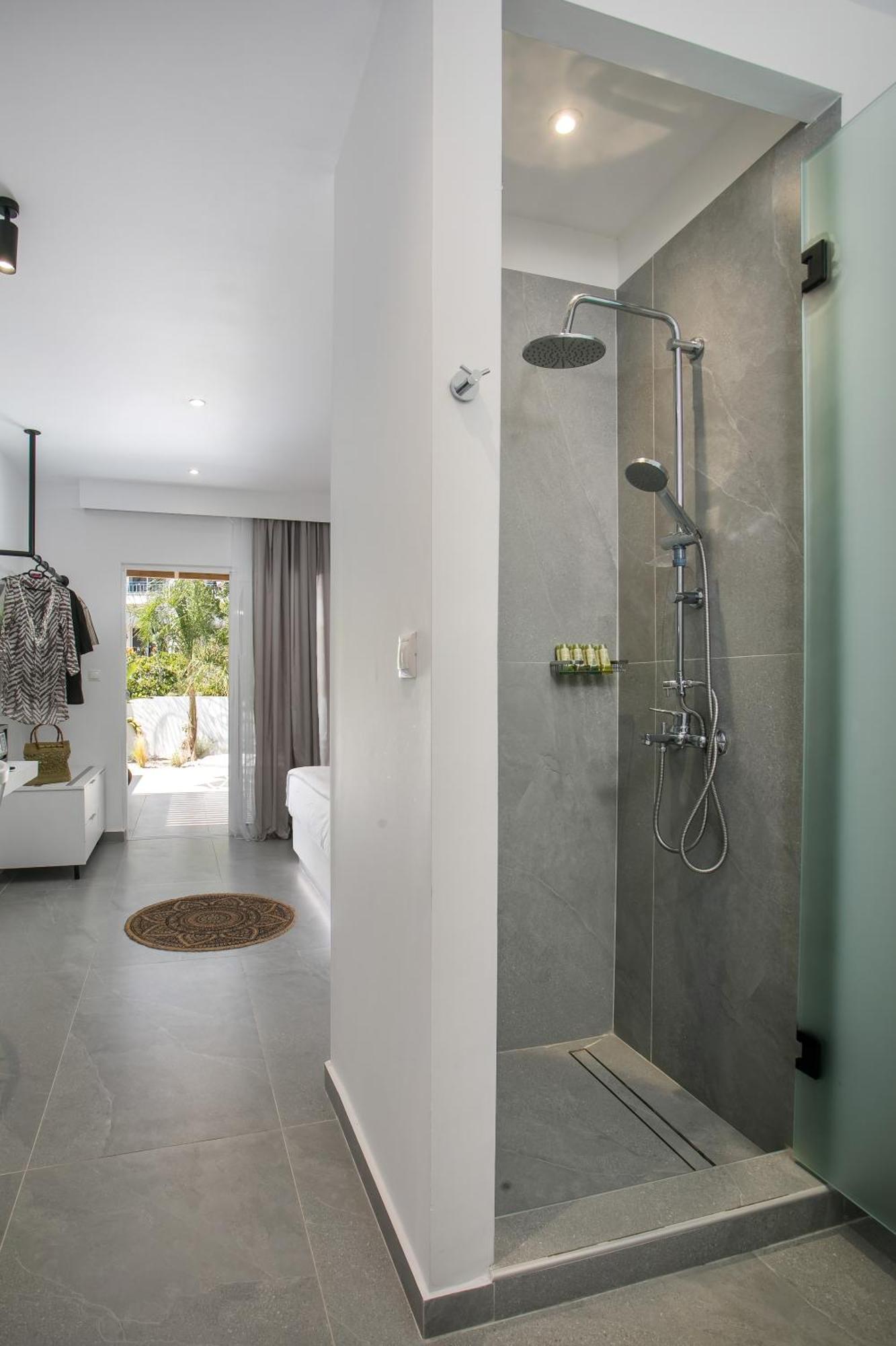 Calma Luxury Studios & Suites 팔리라키 외부 사진