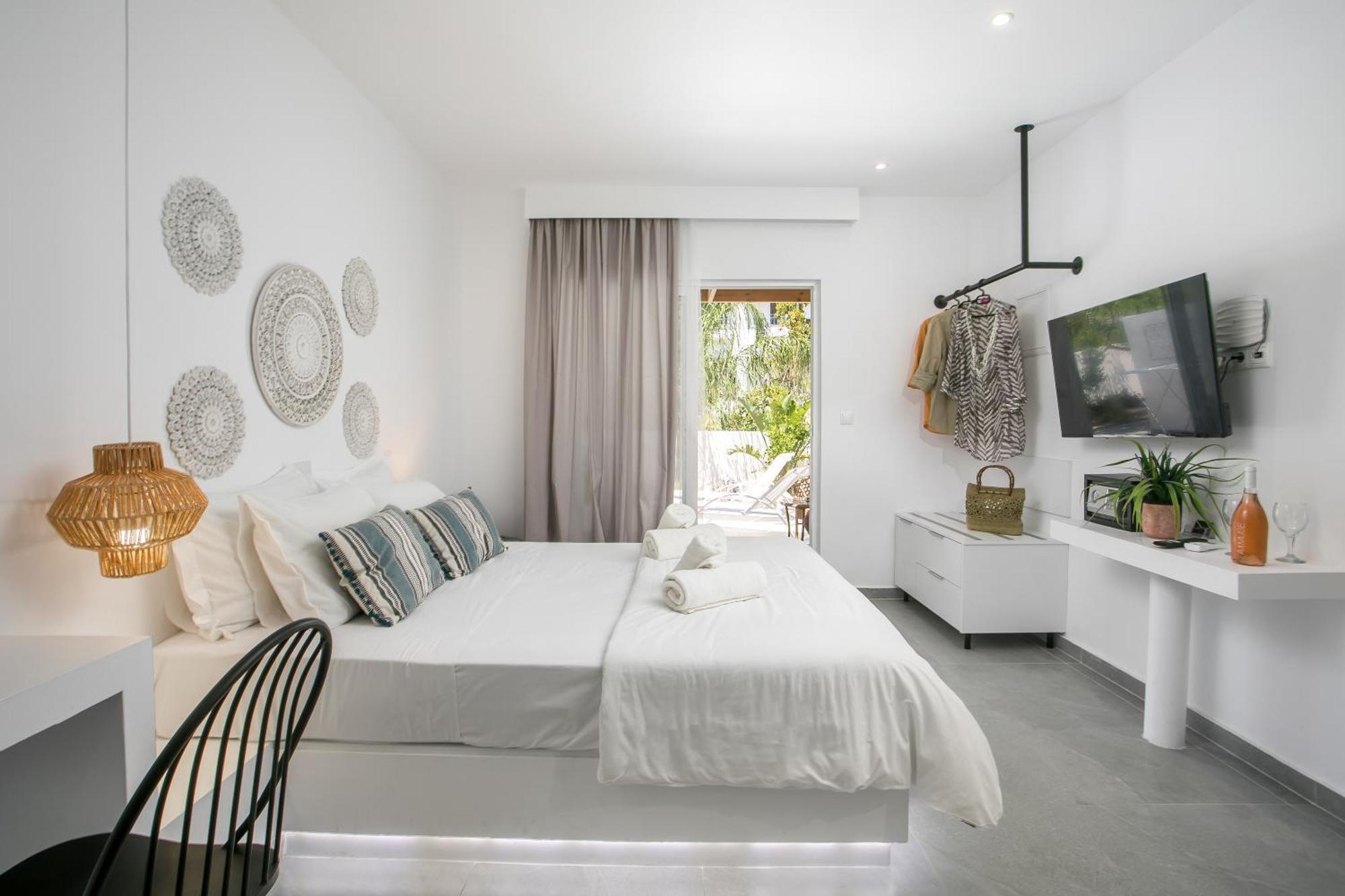 Calma Luxury Studios & Suites 팔리라키 외부 사진