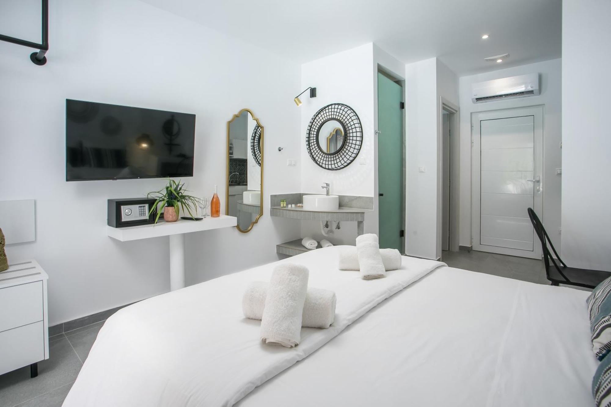 Calma Luxury Studios & Suites 팔리라키 외부 사진