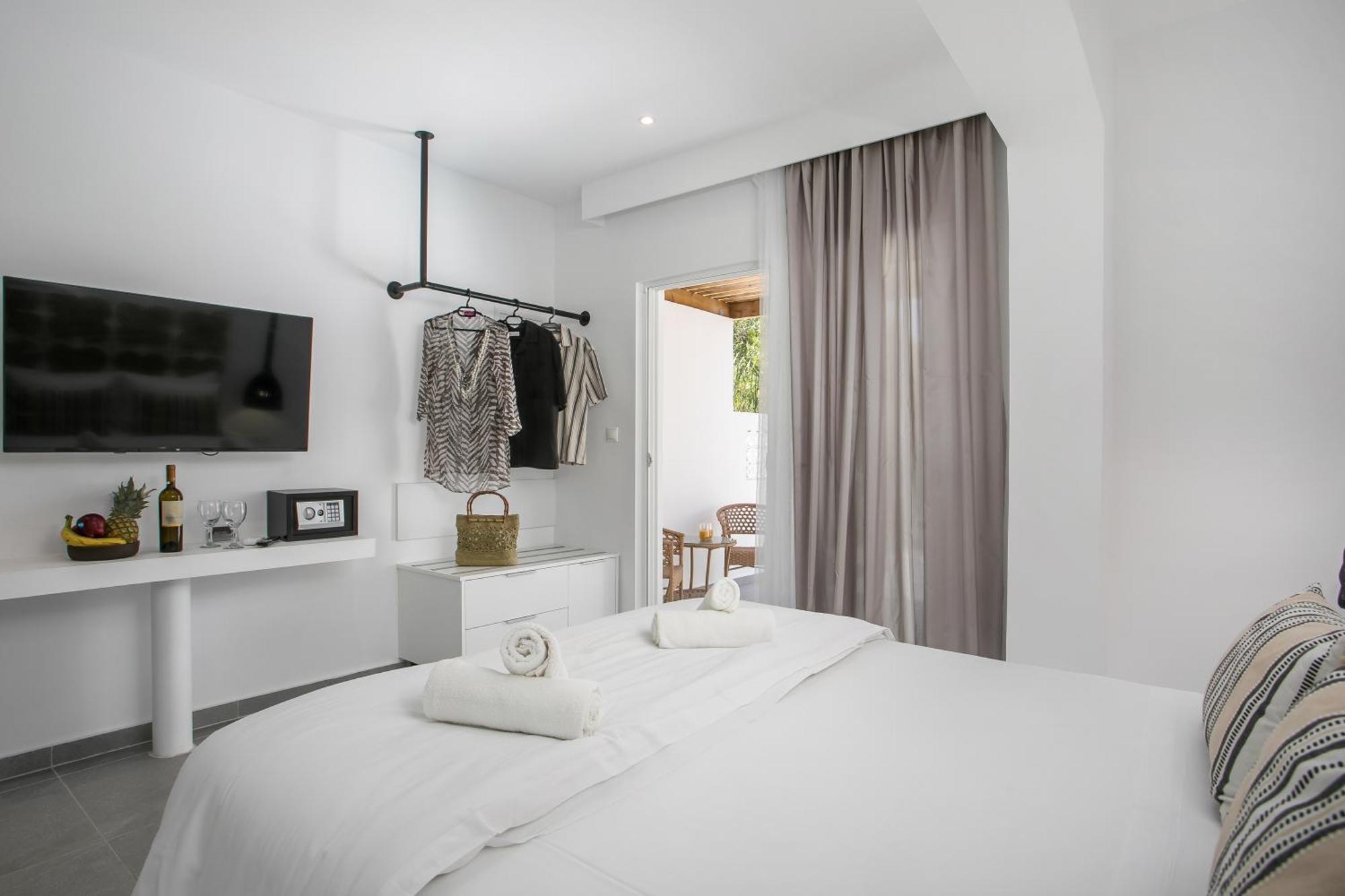 Calma Luxury Studios & Suites 팔리라키 외부 사진
