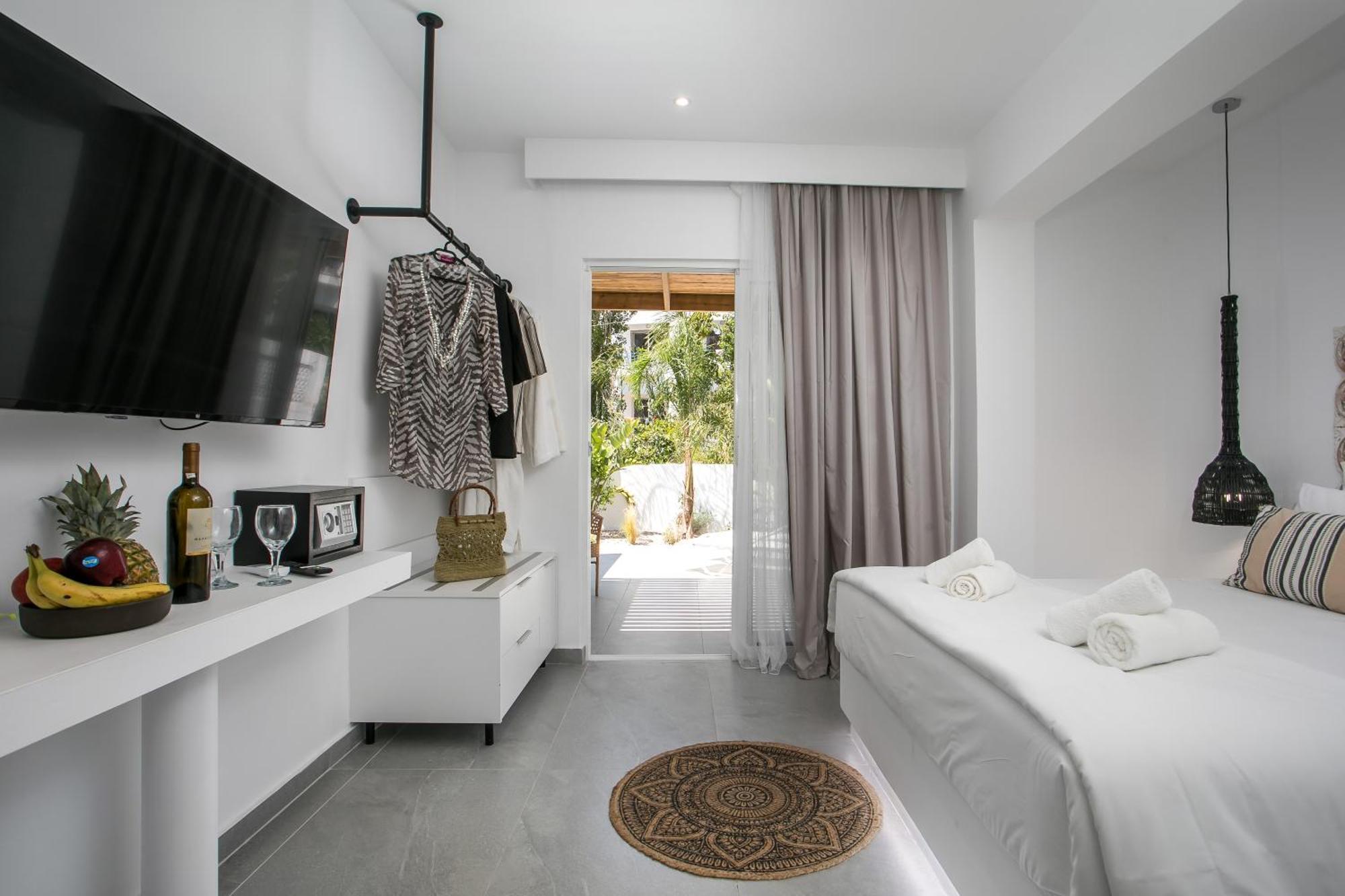 Calma Luxury Studios & Suites 팔리라키 외부 사진