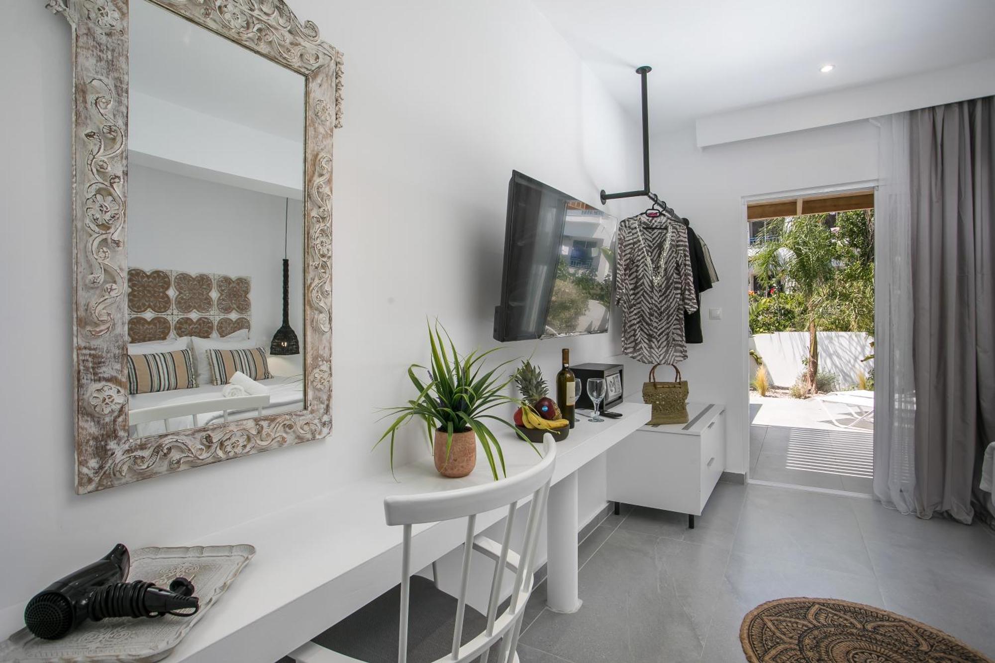 Calma Luxury Studios & Suites 팔리라키 외부 사진