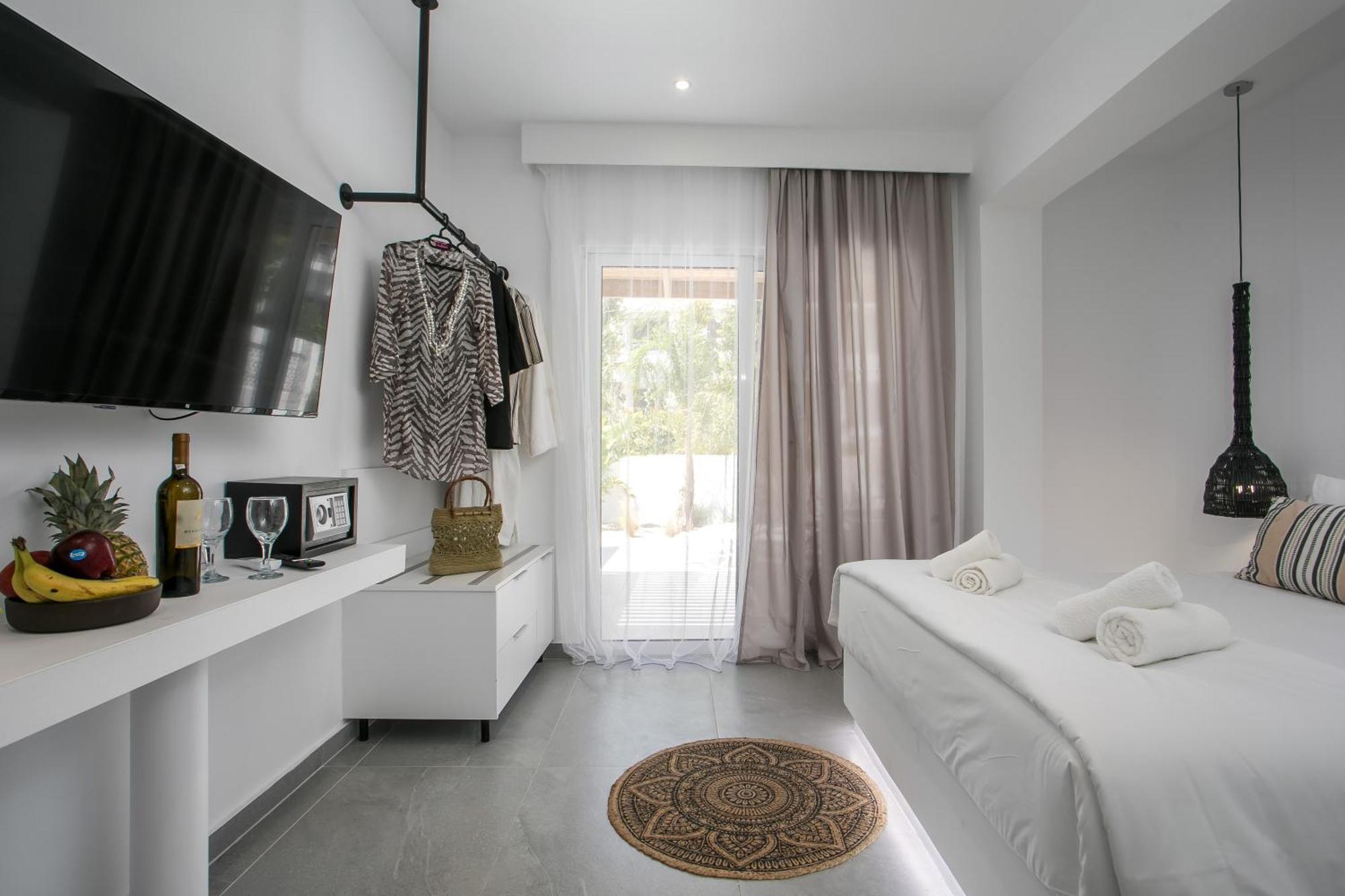 Calma Luxury Studios & Suites 팔리라키 외부 사진