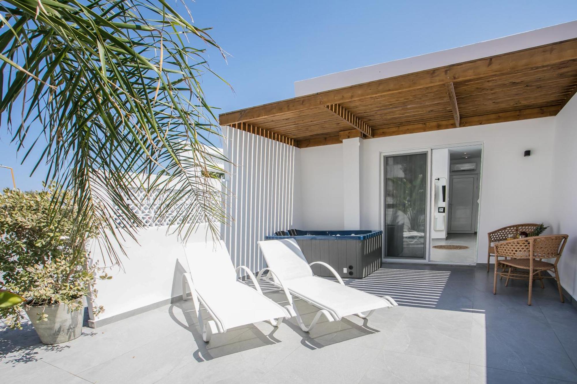 Calma Luxury Studios & Suites 팔리라키 외부 사진